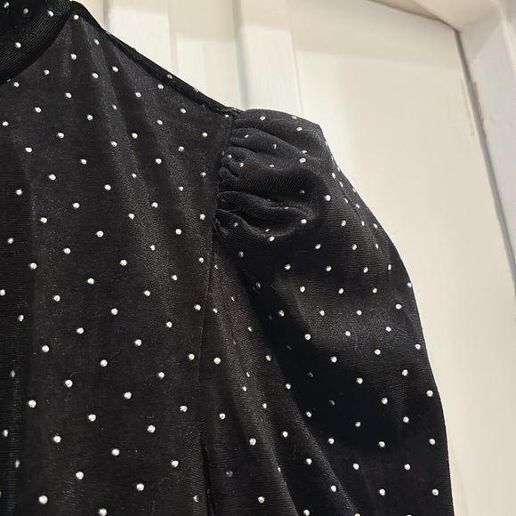 Perfect little dress - Picture 3 of 4